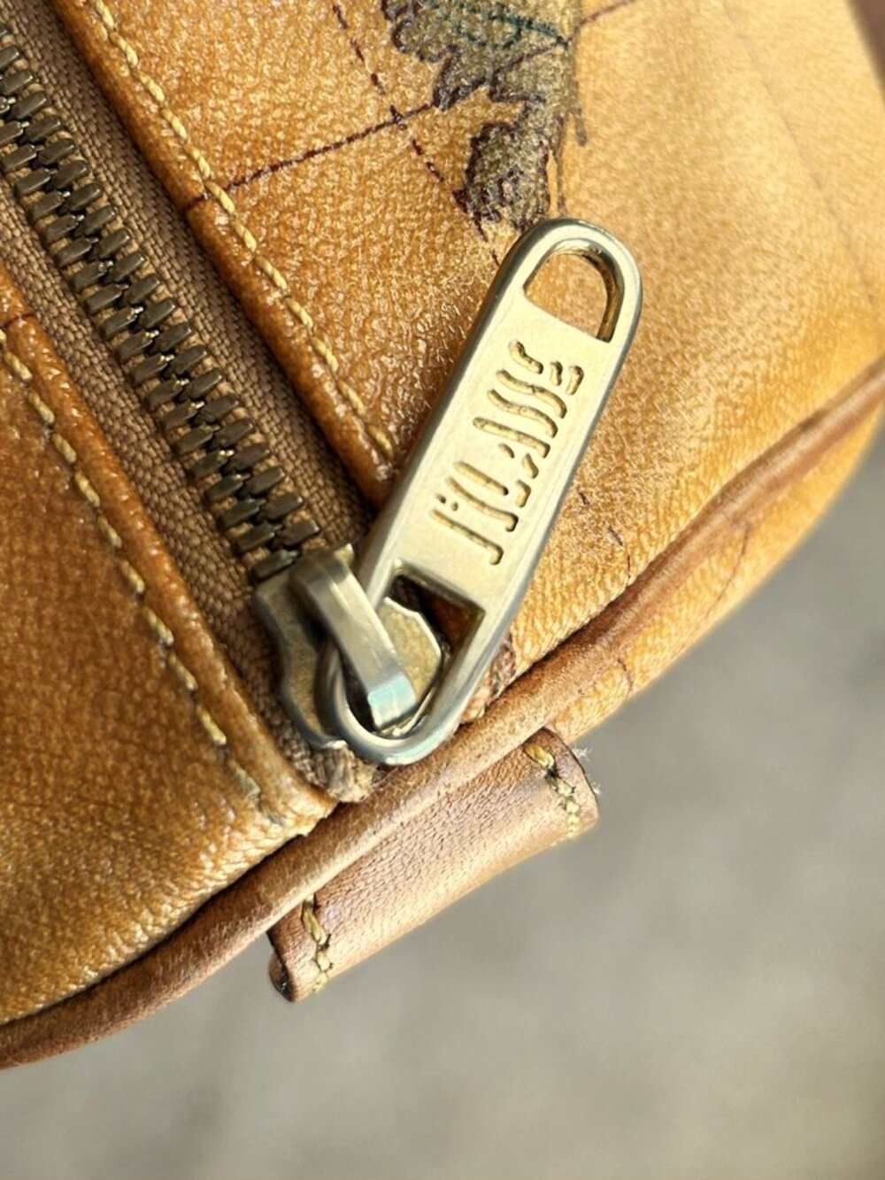 ALVIERO MARTINI Geo Classic Duffle Bag, Honey Tan - Picture 9 of 13